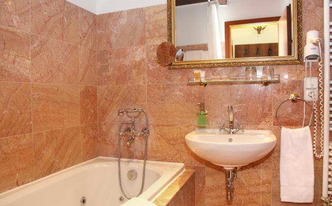 Фото отеля King Charles Boutique Residence