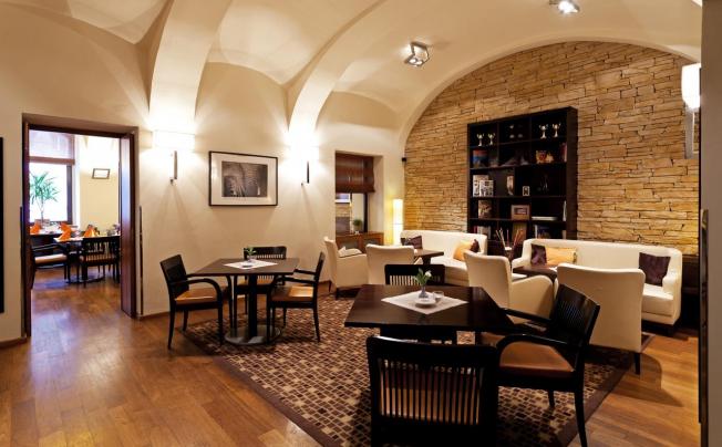 Фото отеля Alwyn Hotel