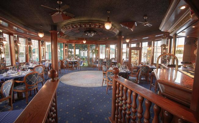 Фото отеля Admiral Botel 