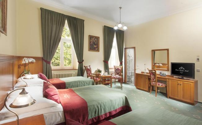 Фото отеля GREEN GARDEN HOTEL 
