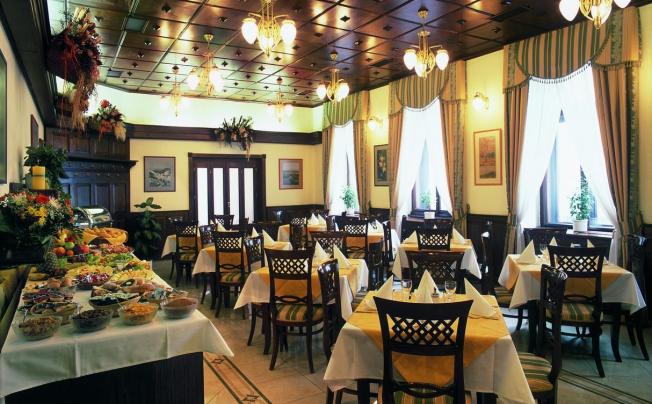 Фото отеля GREEN GARDEN HOTEL 