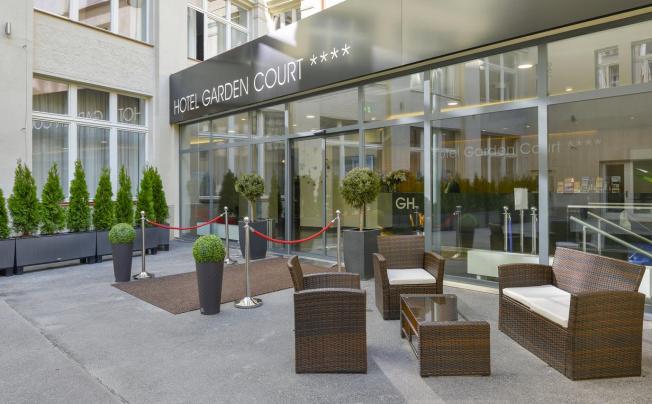 Фото отеля Garden Court Hotel