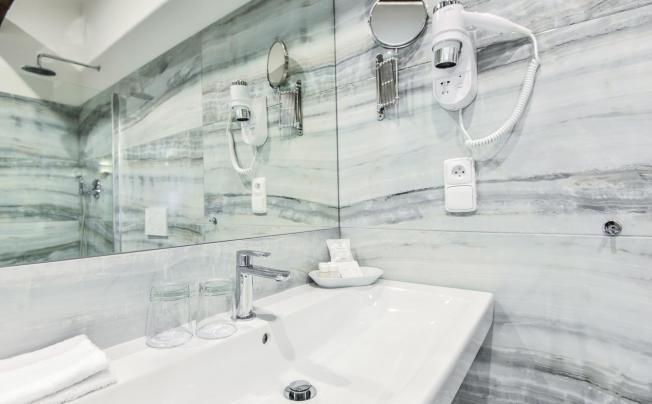 Фото отеля Garden Court Hotel