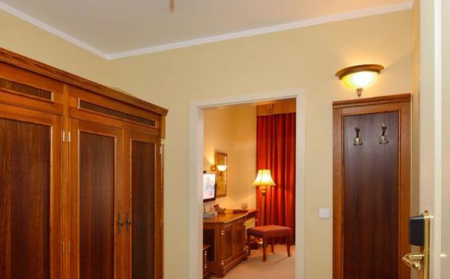 Фото отеля Continental Hotel 