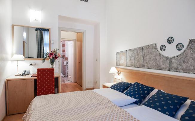 Фото отеля Tivoli Prague Hotel