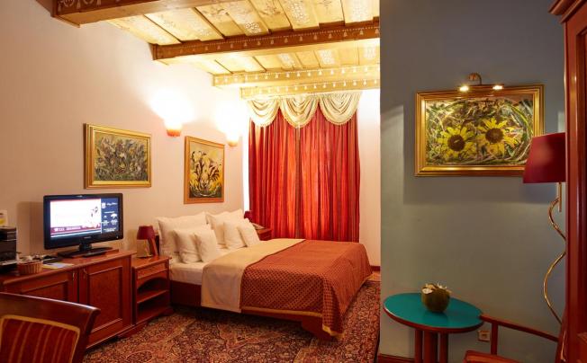 Фото отеля Royal Ricc Hotel
