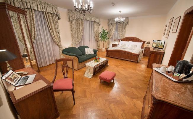 Фото отеля Constans Boutique Hotel