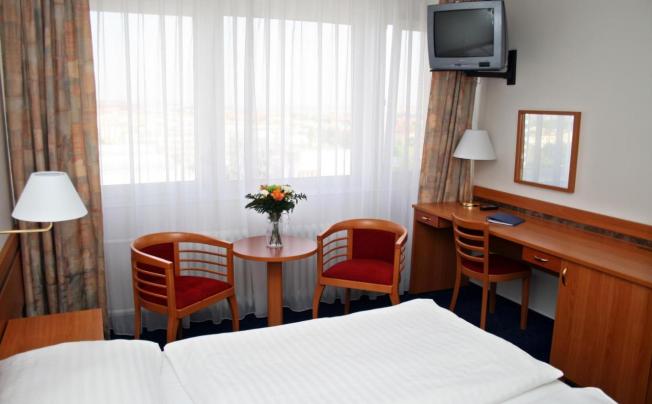 Фото отеля Ilf Hotel