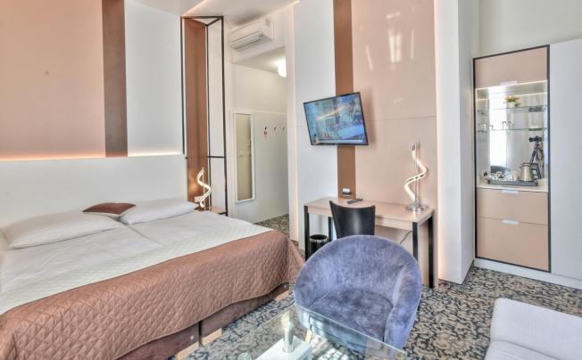 Фото отеля Machova Hotel