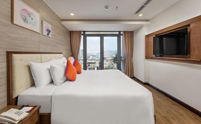 Фото отеля WHITE SAND HOTEL & APARTMENT