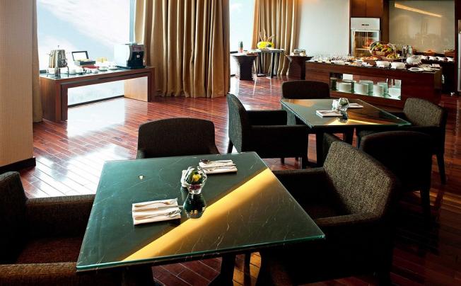 Фото отеля Crowne Plaza West Hanoi Residences