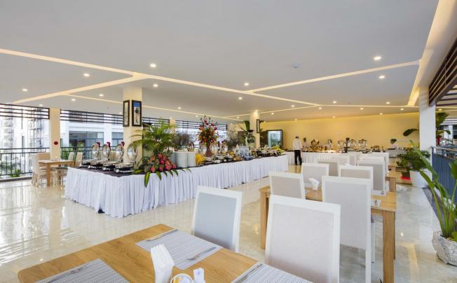 Фото отеля Diamond Bay Condotel Hotel & Resort