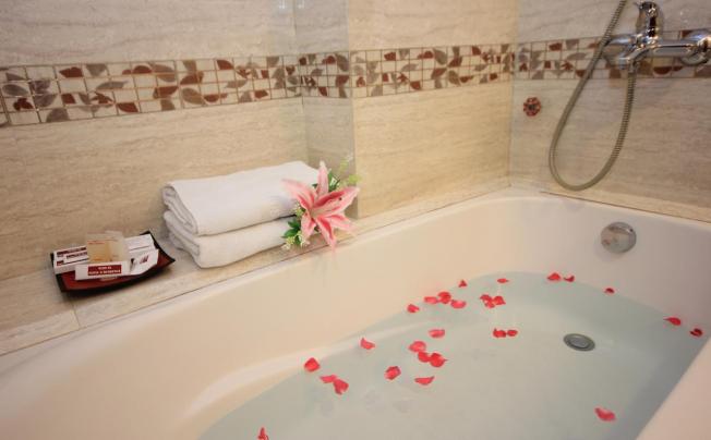 Фото отеля Icon 36 Hotel & Residence