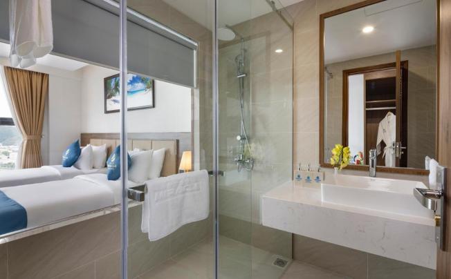 Фото отеля Miracle Luxury Hotel
