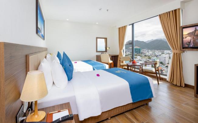Фото отеля Miracle Luxury Hotel