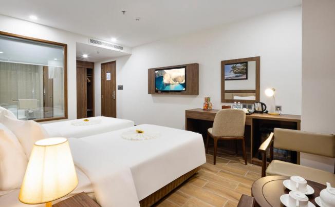 Фото отеля Miracle Luxury Hotel