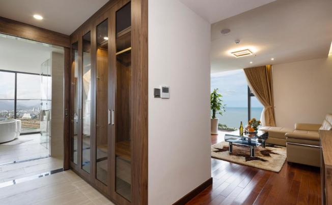 Фото отеля Miracle Luxury Hotel