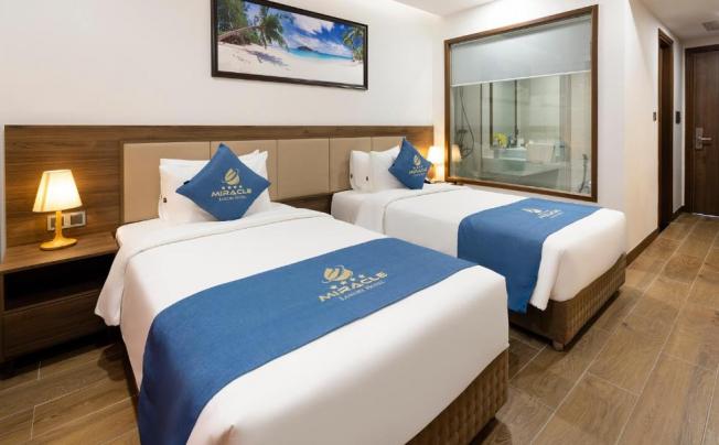 Фото отеля Miracle Luxury Hotel