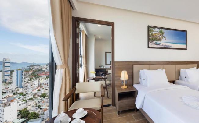 Фото отеля Miracle Luxury Hotel