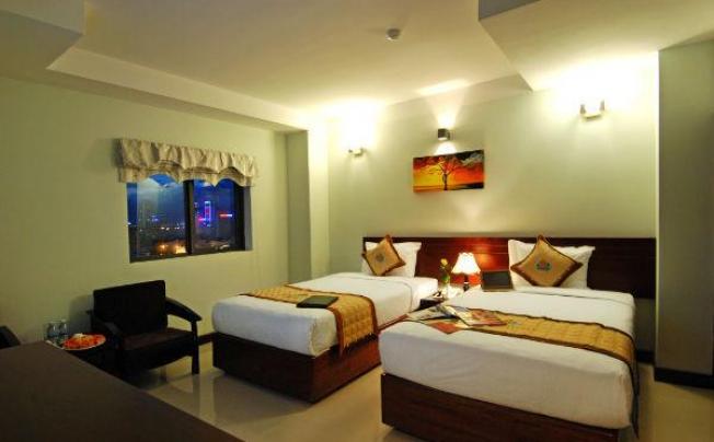 Фото отеля Luna Diamond Hotel danang