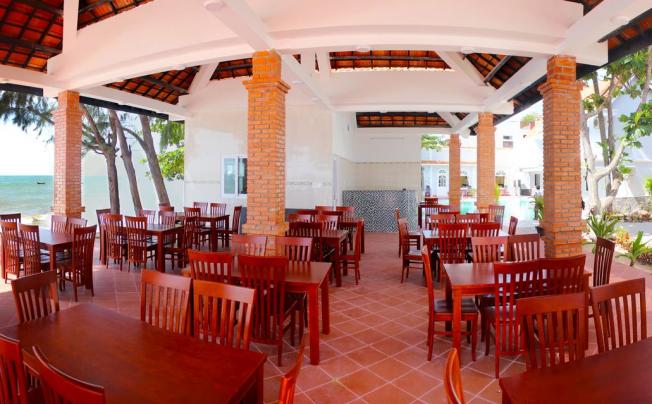Фото отеля SAND BEACH RESORT