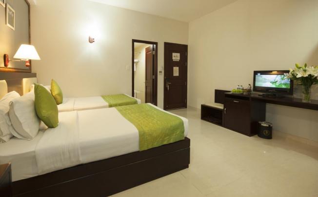 Фото отеля Alagon Western Hotel