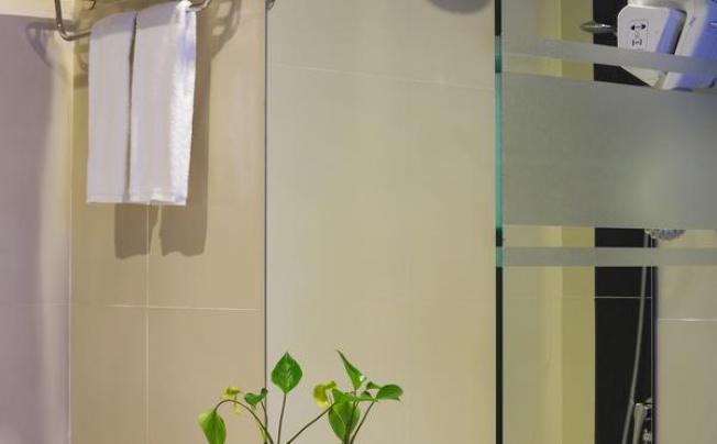 Фото отеля Lavender Boutique Hotel