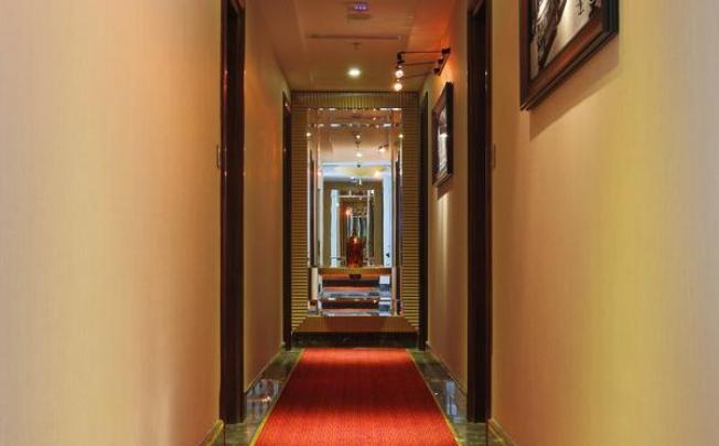 Фото отеля Golden Silk Boutique Hotel