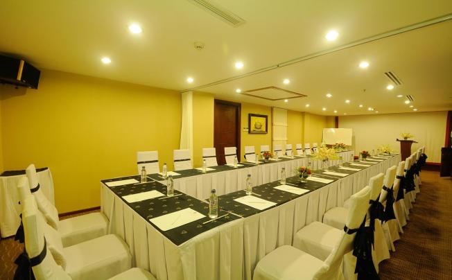 Фото отеля Asian Ruby Luxury Hotel