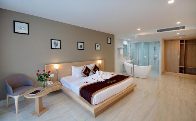 Фото отеля MONICA HOTEL NHA TRANG