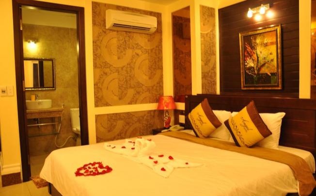 Фото отеля Angel Hotel Danang