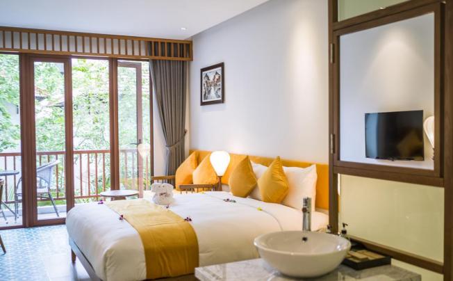 Фото отеля VINH HUNG OLD TOWN HOTEL