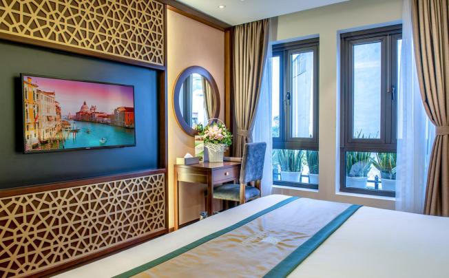 Фото отеля CONIFER GRAND HOTEL