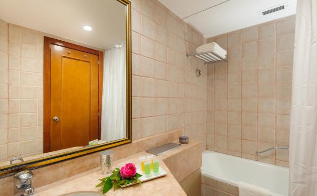 Фото отеля Leonardo Suite Bat Yam Hotel