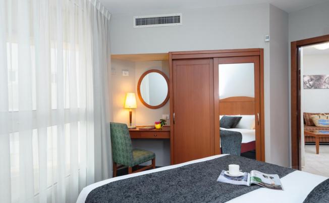 Фото отеля Leonardo Suite Bat Yam Hotel