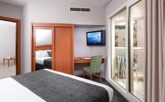 Фото отеля Leonardo Suite Bat Yam Hotel