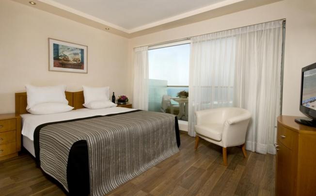 Фото отеля Leonardo Suite Bat Yam Hotel
