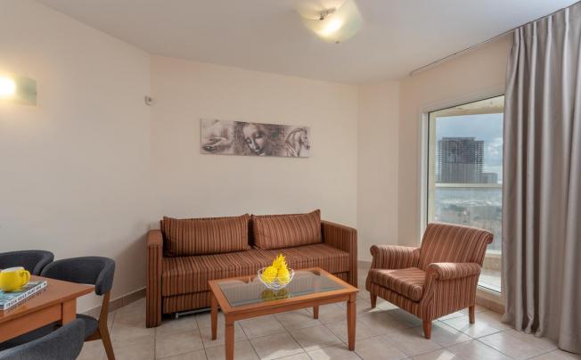Фото отеля Leonardo Suite Bat Yam Hotel