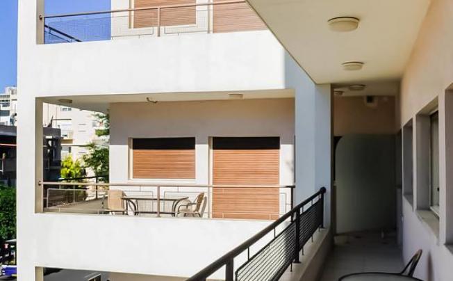 Фото отеля Yarden Sea Side Apartments