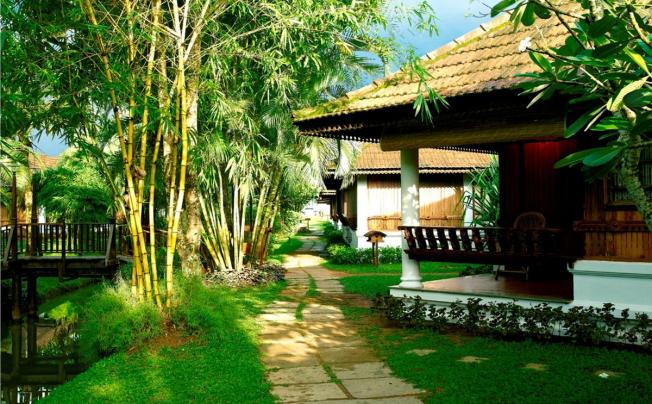 Фото отеля KUMARAKOM LAKE RESORT