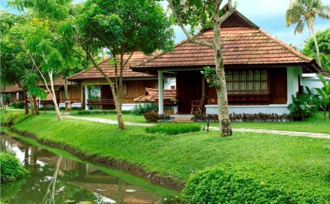 Фото отеля KUMARAKOM LAKE RESORT