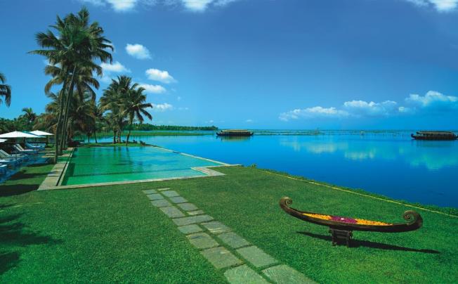 Фото отеля KUMARAKOM LAKE RESORT