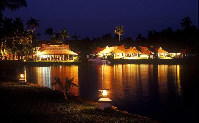 Фото отеля KUMARAKOM LAKE RESORT
