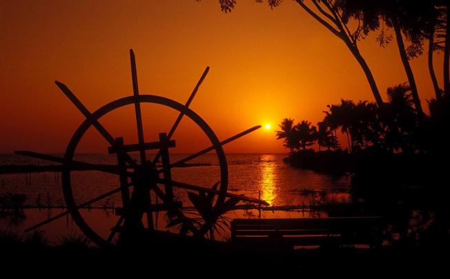 Фото отеля KUMARAKOM LAKE RESORT