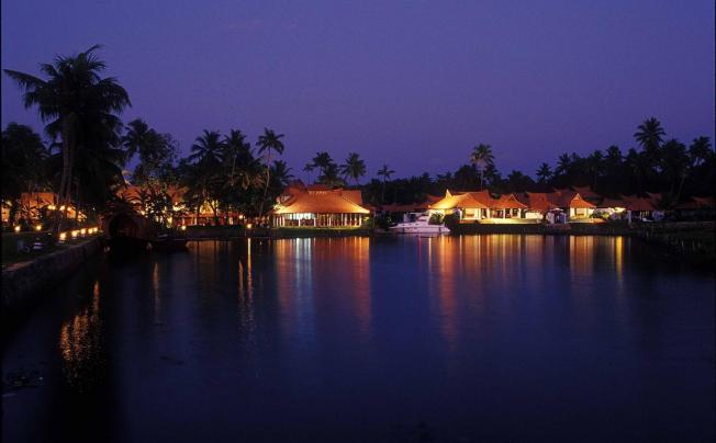 Фото отеля KUMARAKOM LAKE RESORT