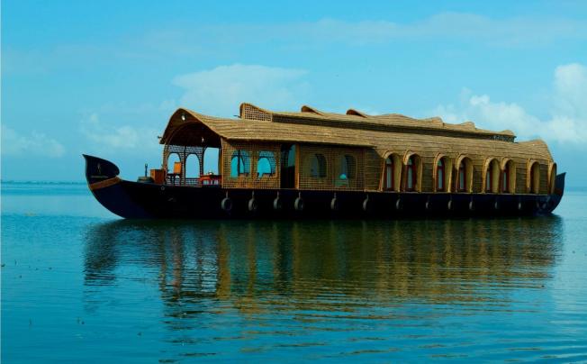Фото отеля KUMARAKOM LAKE RESORT