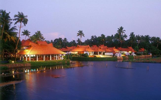 Фото отеля KUMARAKOM LAKE RESORT