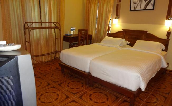 Фото отеля Deshadan Cliff & Beach Resort