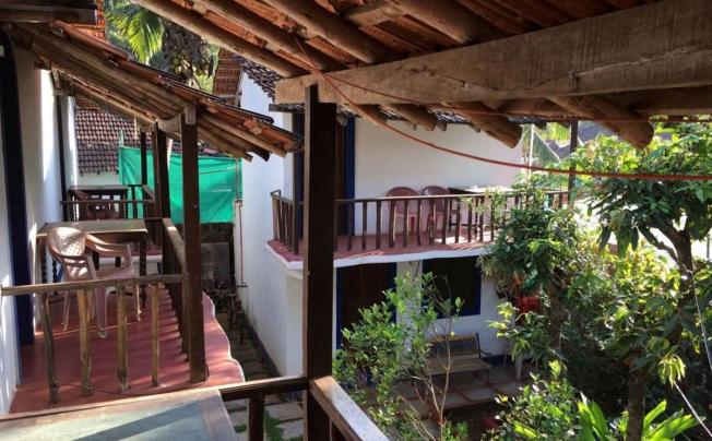 Фото отеля CURLIES GUEST HOUSE