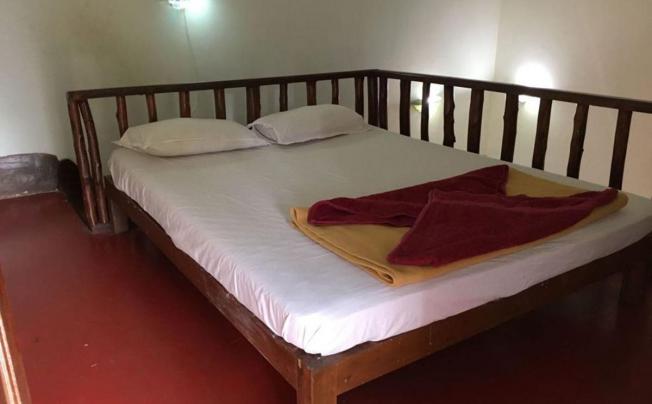 Фото отеля CURLIES GUEST HOUSE